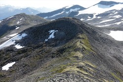 Emdalstindane sør for