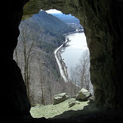 Tjuvhola