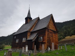 Lomen stavkyrkje