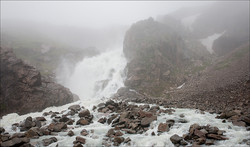 Qinngua River Waterfalls South