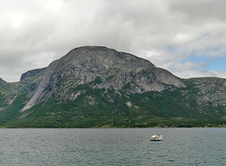 Stefjordnestinden