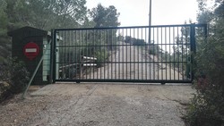 Sierra Helada road barrier