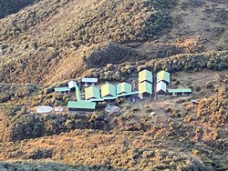 Saddle hut