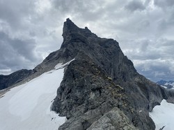 Gjuratinden -  Nordryggen