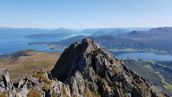 Brustinden øst