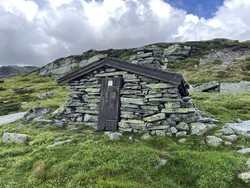 Steinbua i Vesterheimen