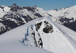 Yste Midtfonntinden