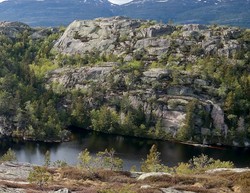 Øst for Hanakam