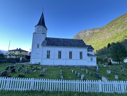 Fresvik kyrkje