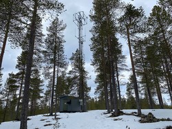 Sollihøgda Sør med masta