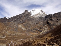 Lobuche East