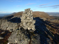 Løvenskarfjellet