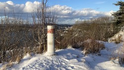 Festeråsen søyle