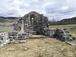 Mo kyrkjeruin