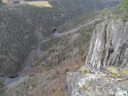Ravnejuv